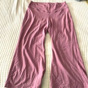 OLD Navy - Extra High-Waisted PowerChill Cropped Wide-Leg Yoga Pants (L)